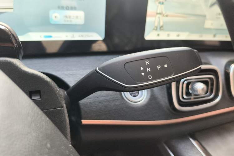 Used Chery Tiggo 9 2023 2.0T Dual-Clutch Two-Wheel Drive Prestige Version 5 Seats
