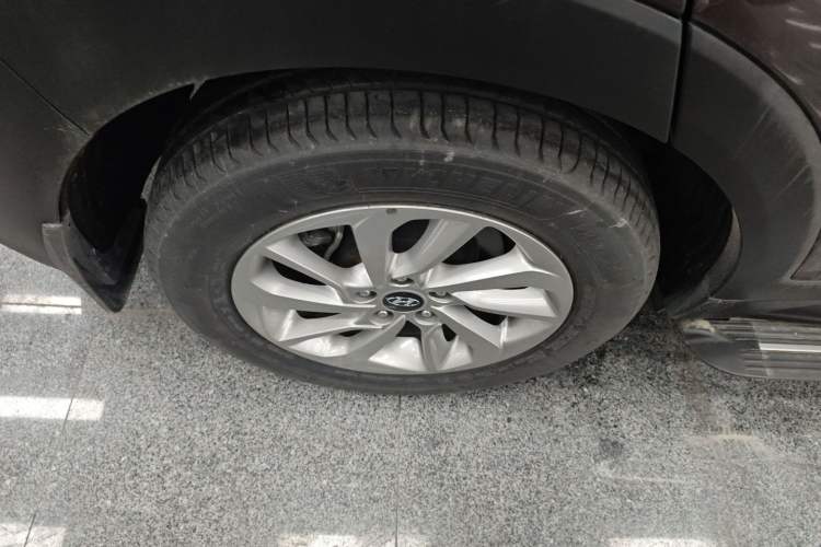 Used Hyundai Tucson 2015 2.0L Automatic Two-Wheel Drive Smart Version