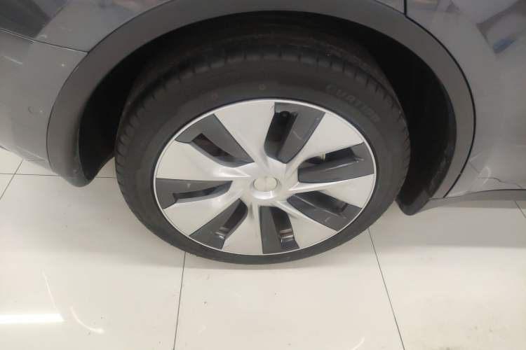 Used Tesla Model Y 2021 Long-Range All-Wheel-Drive Version 3D7