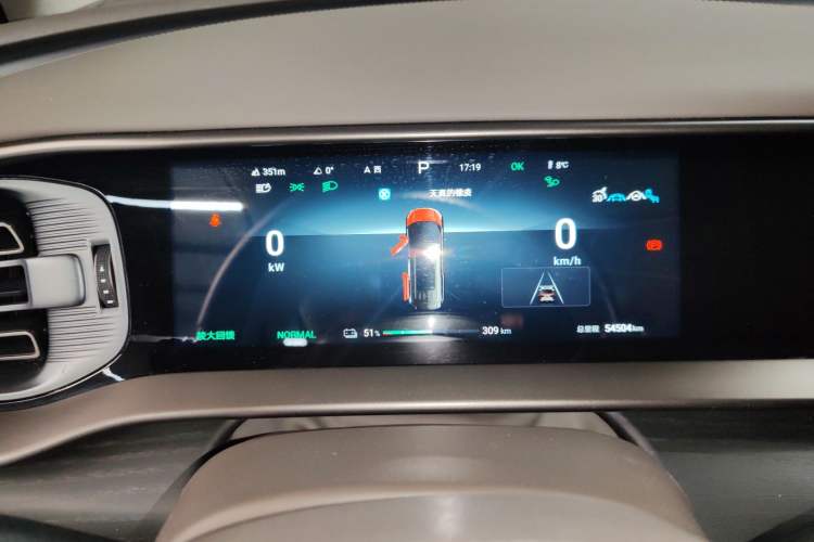 Used Denza D9 2024 EV 600 Four-Wheel-Drive Flagship Model
