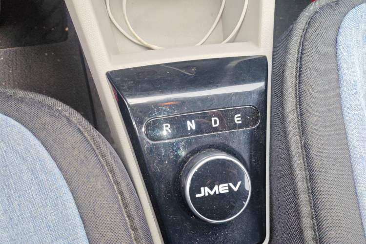 Used JMEV Xiao Qilin 2024 201 km Luxury Version
