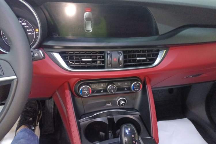 Used Alfa Romeo Stelvio 2017 2.0T 200HP Elite Edition