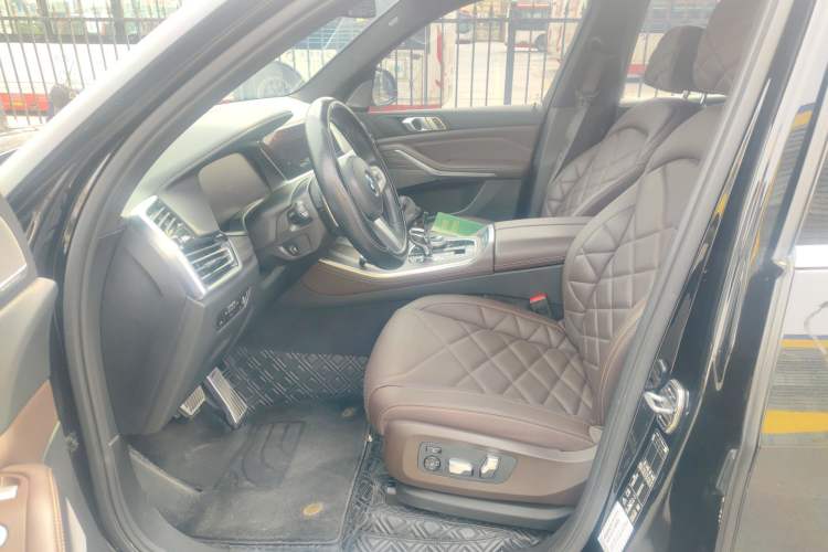 Used BMW X5 2022 xDrive 40Li M Sport Package
