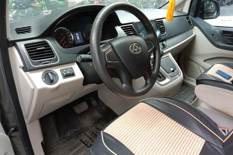 Used SAIC MAXUS G10 2014 2.0T Automatic Elite Edition
