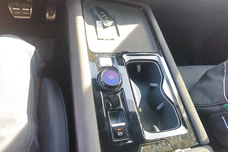 Used Volkswagen Teramont 2025 Tiguan Pro 450TSI Four-Wheel Drive Summit Edition
