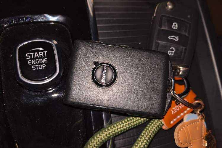 Used Volvo S60 2025 B4 Zhiyi Luxury Edition
