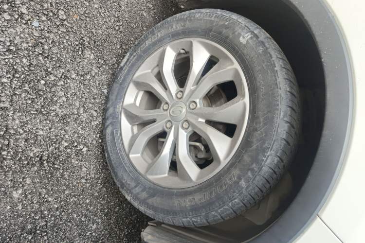 Used GAC Trumpchi GS3 2017 150N Manual Elite Edition Right Front Wheel Hub