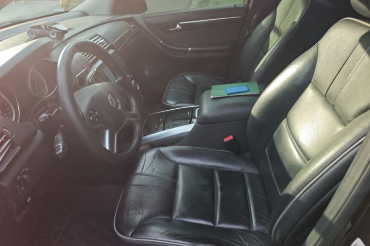 Used Mercedes-Benz R-Class 2017 R 320 4MATIC Business Edition Prestige Model Left Front Seat