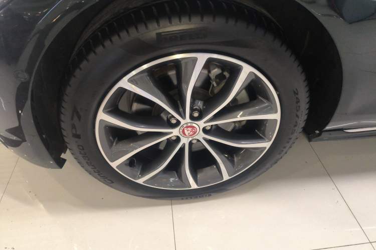 Used Jaguar XFL 2022 XFL 2.0T P250 Two-Wheel-Drive Elite Sport Edition Exterior 4