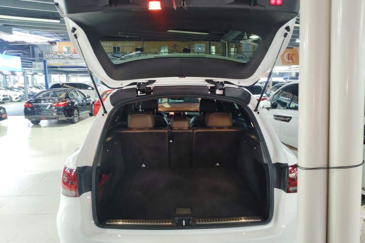 Used Mercedes-Benz GLC 2020 Facelift GLC 300 L 4MATIC Dynamic Edition