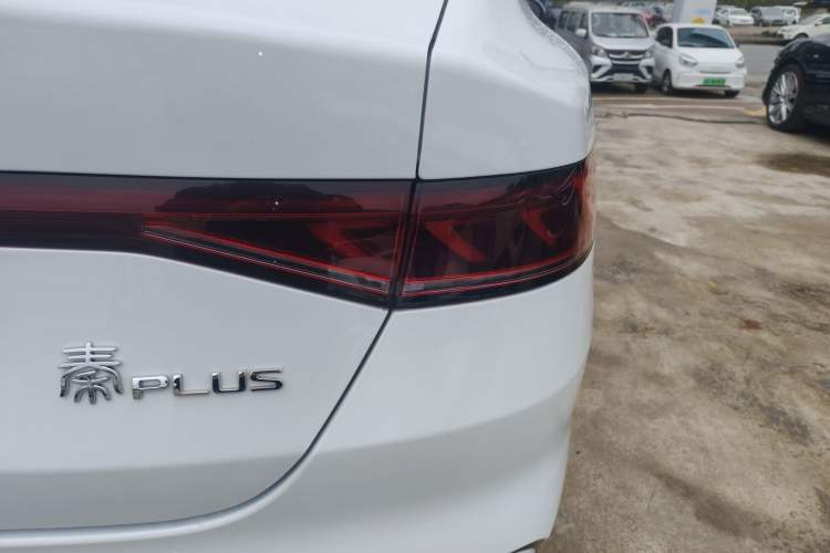 Used BYD Qin PLUS 2024 HONOR Edition DM-i 55KM Leading Model Right Rear Taillight