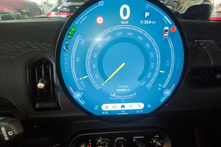 MINI 2025 1.5T COOPER Classic Edition Five-Door Version مستعملة