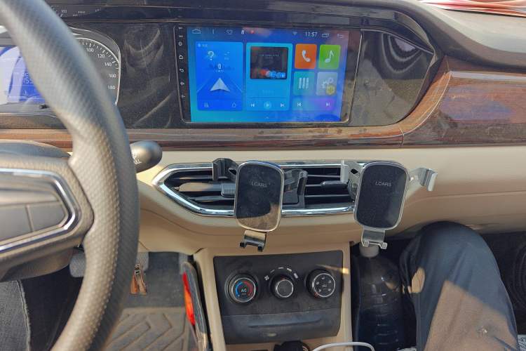 Used CHANGAN KUAYUE Xing V7 2022 1.6L Gasoline Comfort Version 2-Seat Dual-Side Doors DAM16KR Audio And AC Panel