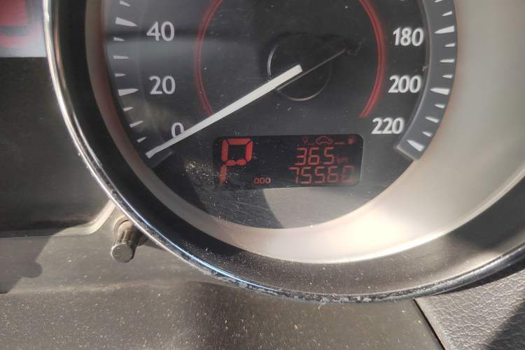 Used Bestune B50 2013 1.6L automatic luxury version Odometer Close Up