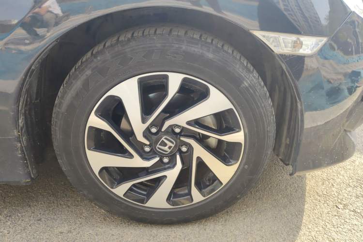 Used Honda Civic 2016 220TURBO CVT Luxury Edition Right Front Wheel Hub