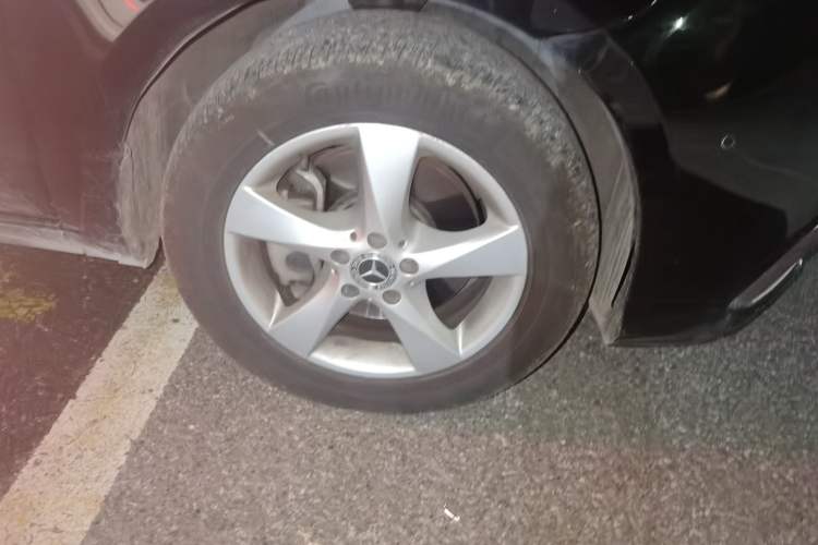 Used Mercedes-Benz Vito 2020 2.0T Business Version 7 Seats Right Front Wheel Hub