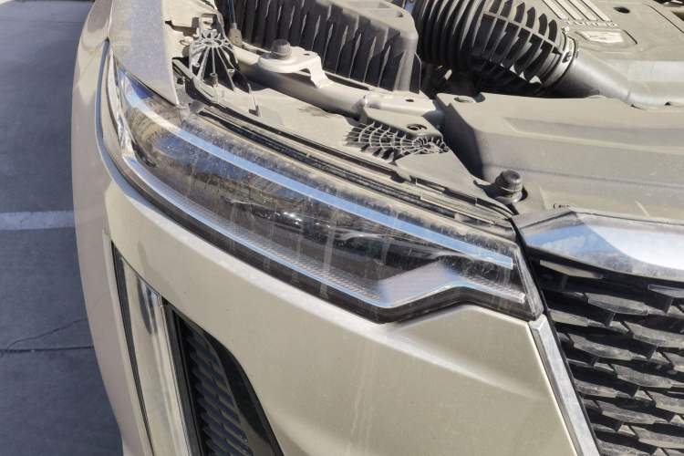 Used Cadillac XT6 2021 2.0T Six-Seater Four-Wheel-Drive Luxury Version
