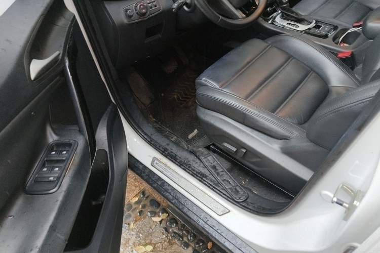 Used MG GS 2016 1.5TGI TST Luxury Edition Driver Seat