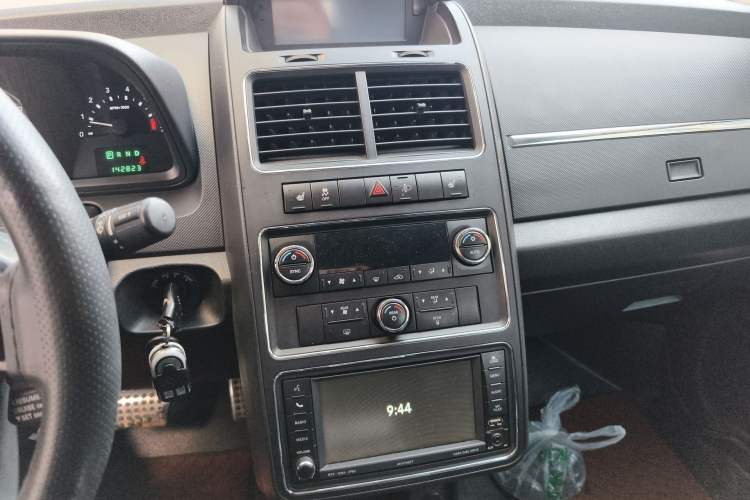 Used Dodge Journey 2010 2.7 Audio And AC Panel