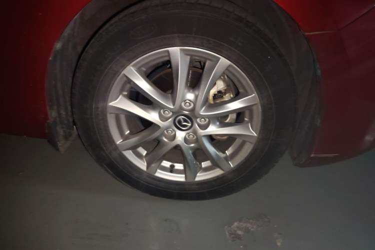 Used Mazda 3 Axela 2017 Sedan 1.5L Automatic Luxury Model China VI Standard
