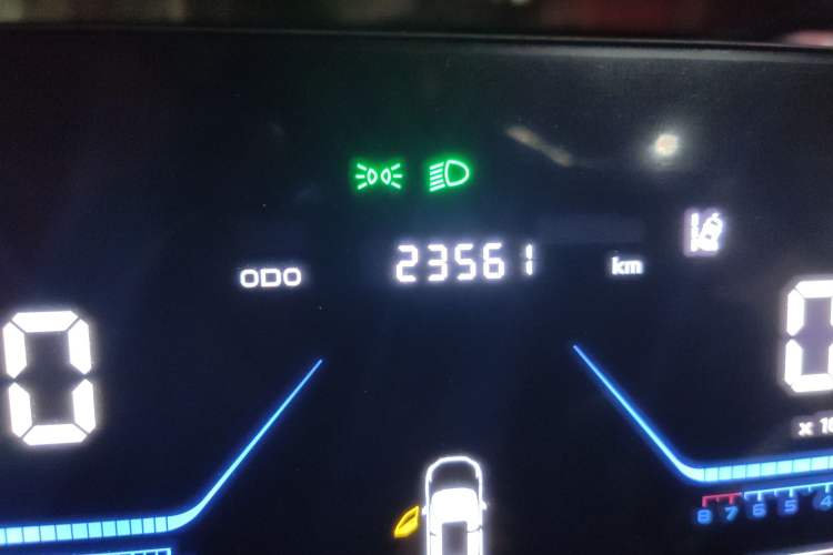 Used Oshan Z6 2022 Blue Whale 1.5T DCT Luxury Model
