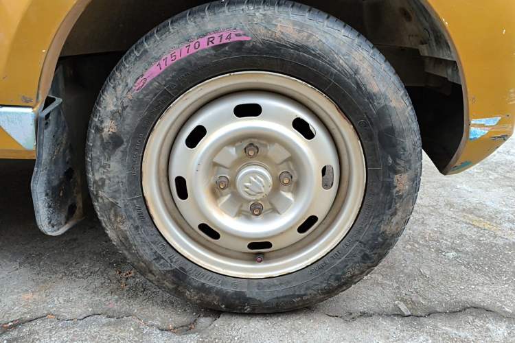 Used Nlmmotor Qiteng M70 2016 1.2L Wealthy Model
