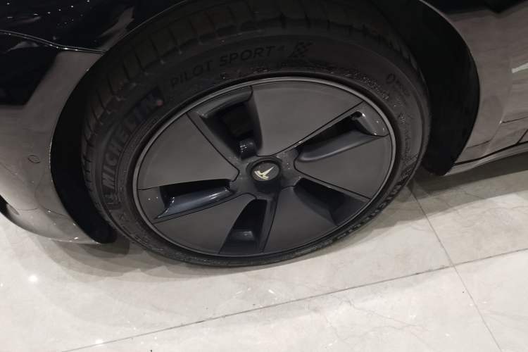 Used Tesla Model 3 2022 Rear-Wheel-Drive Version Left Front Wheel Hub