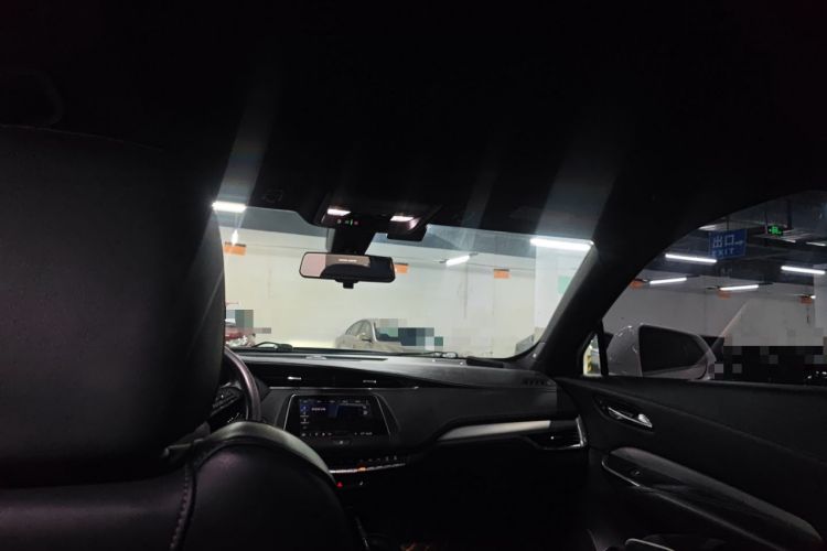 Used Cadillac XT4 2018 28T Two-Wheel Drive Leading Version Headliner