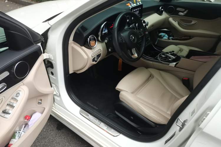 Used Mercedes-Benz C-Class 2017 Facelift C 200 L
