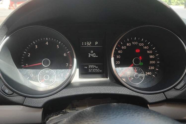 Used Volkswagen Golf 2011 1.6L Automatic Fashion Edition