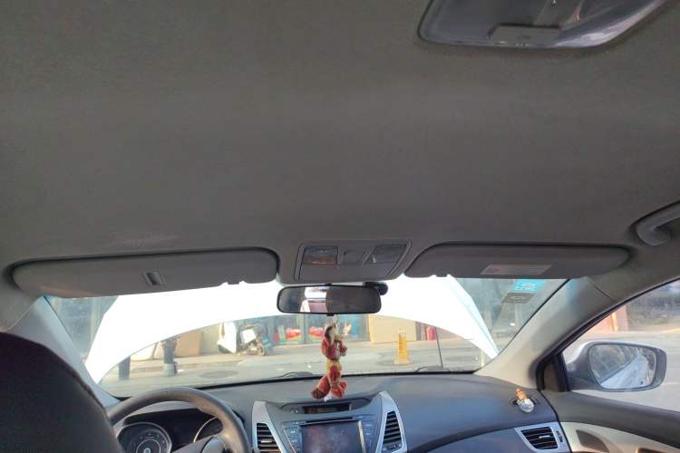 Used Hyundai Elantra (5th Generation / Langdong) 2015 1.6L Automatic Fashion Model