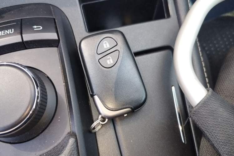 Used Lexus CT 2014 CT200h Comfort Edition Two-Tone