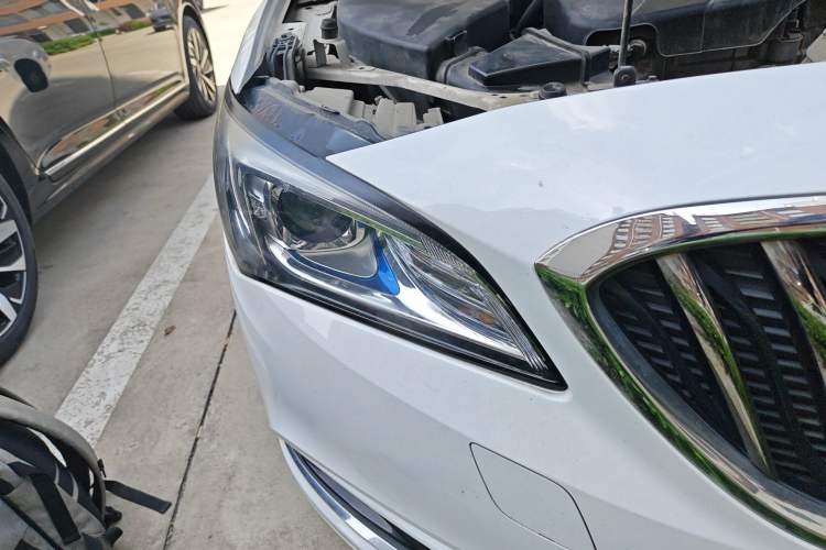 Used Buick Verano 2015 Sedan 15S Automatic Leading Model Right Front Headlight