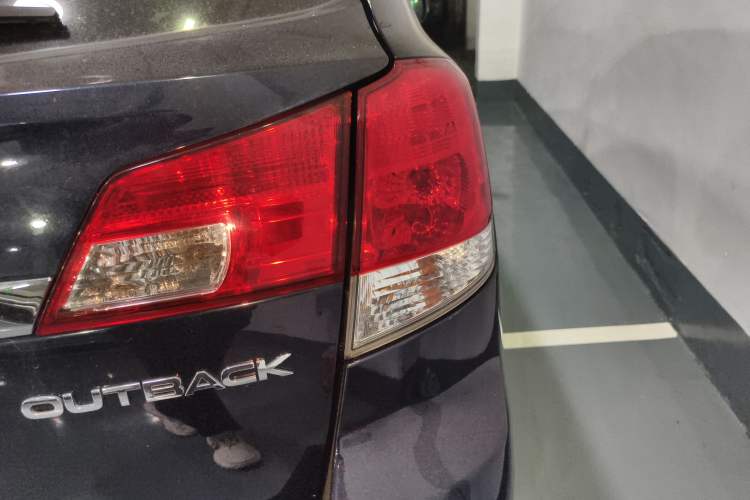 Used Subaru Outback 2014 2.5i Yashang Deluxe Edition
