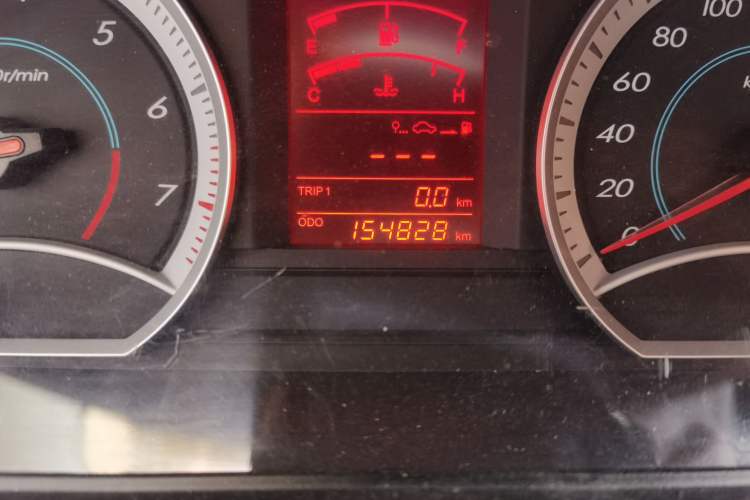 Used Bestune B50 2012 1.6L manual sunroof version
