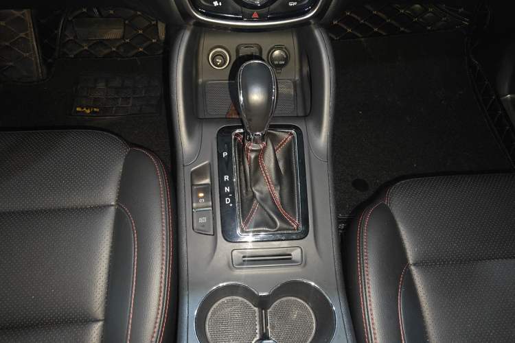 Used CHANGAN CS75 2016 1.8T Automatic Elite Model China IV Standard Gear Lever