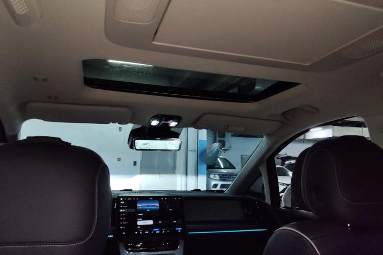 Used GAC Trumpchi Xiangwang M8 2025 Kunkun Series Max Luxury Cabin
