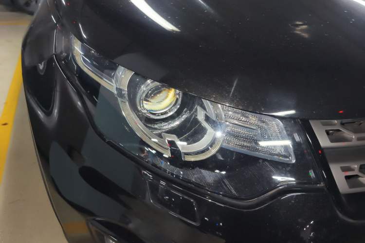 Used Land Rover Discovery Sport 2018 240 PS SE Version