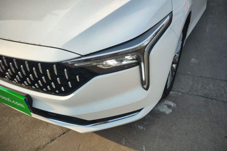 Used Bestune B70 2022 Third Generation 1.5T Automatic Enjoyment Version Left Front Headlight