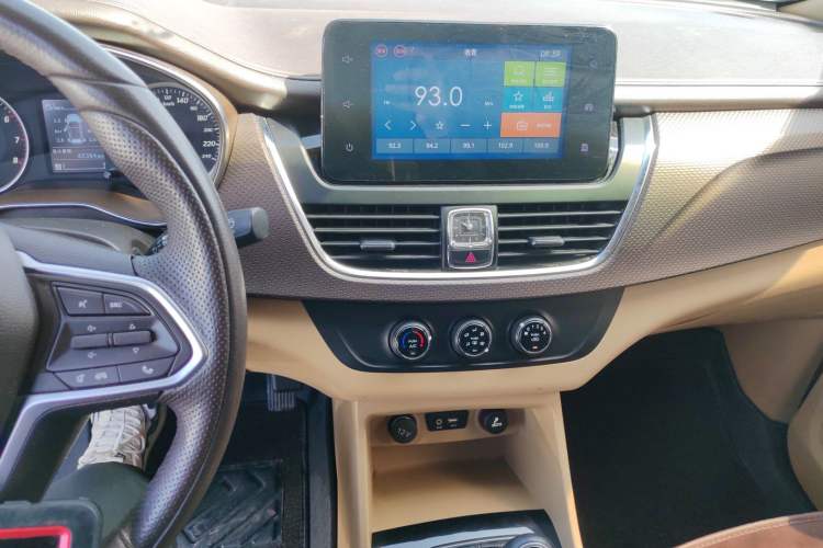 Used Baojun 730 2017 1.5T Manual Fashion Version 7 Seats China V Emission Standard