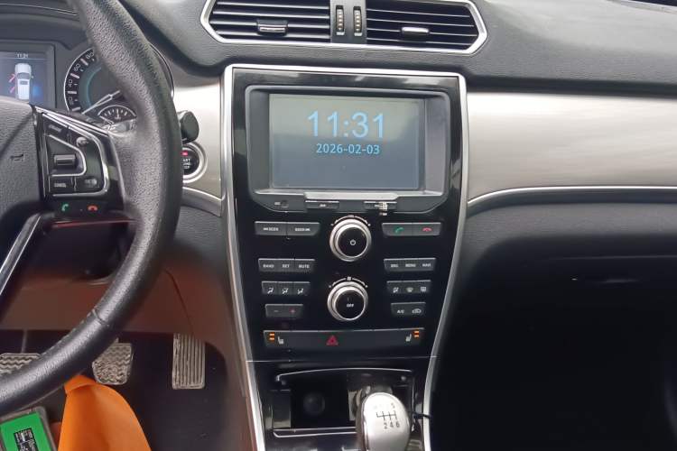 Used Haval H2 2016 Red Label 1.5T Manual Two-Wheel Drive Elite Model