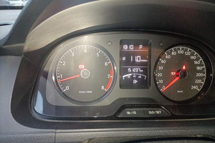 Used Volkswagen Gran Lavida 2013 1.6L Automatic Fashion Model
