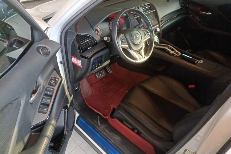 Used Acura CDX 2021 1.5T Two-Wheel Drive Deluxe · A-Spec Smart Safety Sport Model