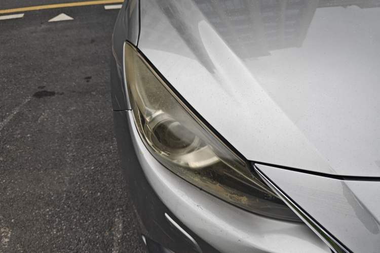 Used Mazda 3 Axela 2014 Hatchback 2.0L Automatic Flagship Model Right Front Headlight