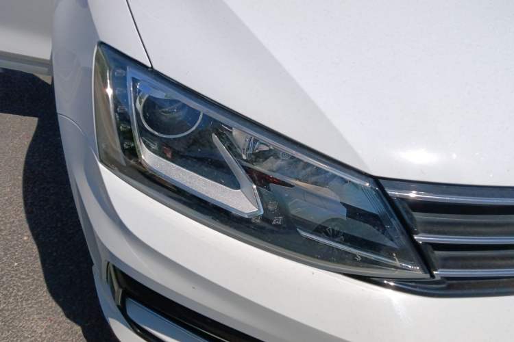 Used Volkswagen Sagitar 2018 280TSI DSG Ignite Edition Right Front Headlight