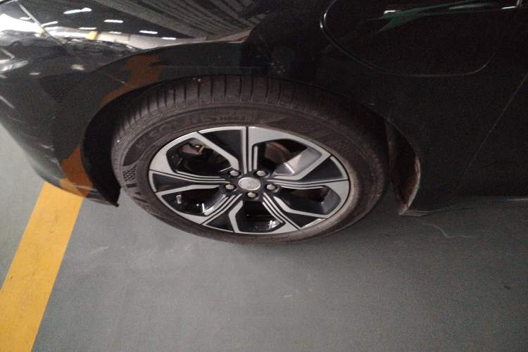 Used Hongqi E-QM5 2021 Online Booking Charging Basic Edition 5 Seats