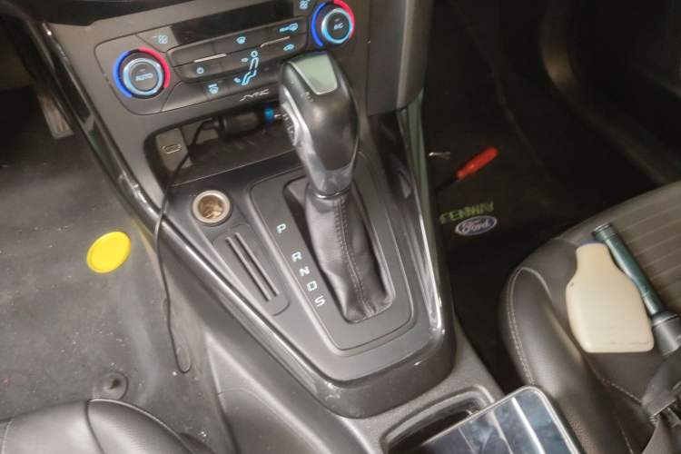 Used Ford Focus 2015 Hatchback 1.6L Automatic Fashion Edition
