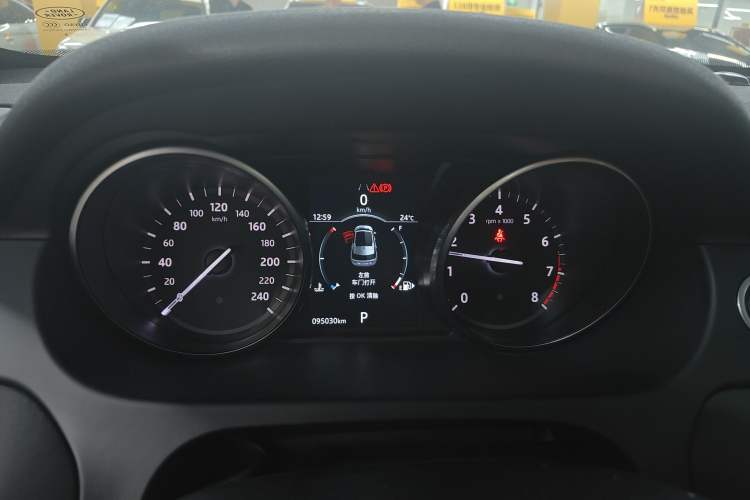 Used Land Rover Discovery Sport 2019 240 PS SE Version China VI Standard