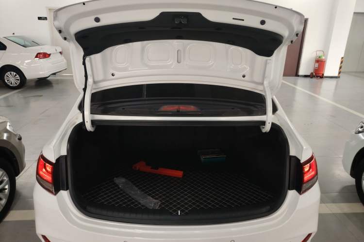 Used Hyundai Celesta 2020 1.6L Automatic GL Enjoyable Edition