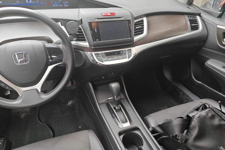 Used Honda Jade 2013 1.8L automatic Comfort version 5 seats Audio And AC Panel